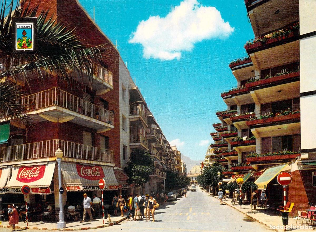 Postales: Postal de la Avenida de Mart&iacute;nez Alejos en Benidorm
