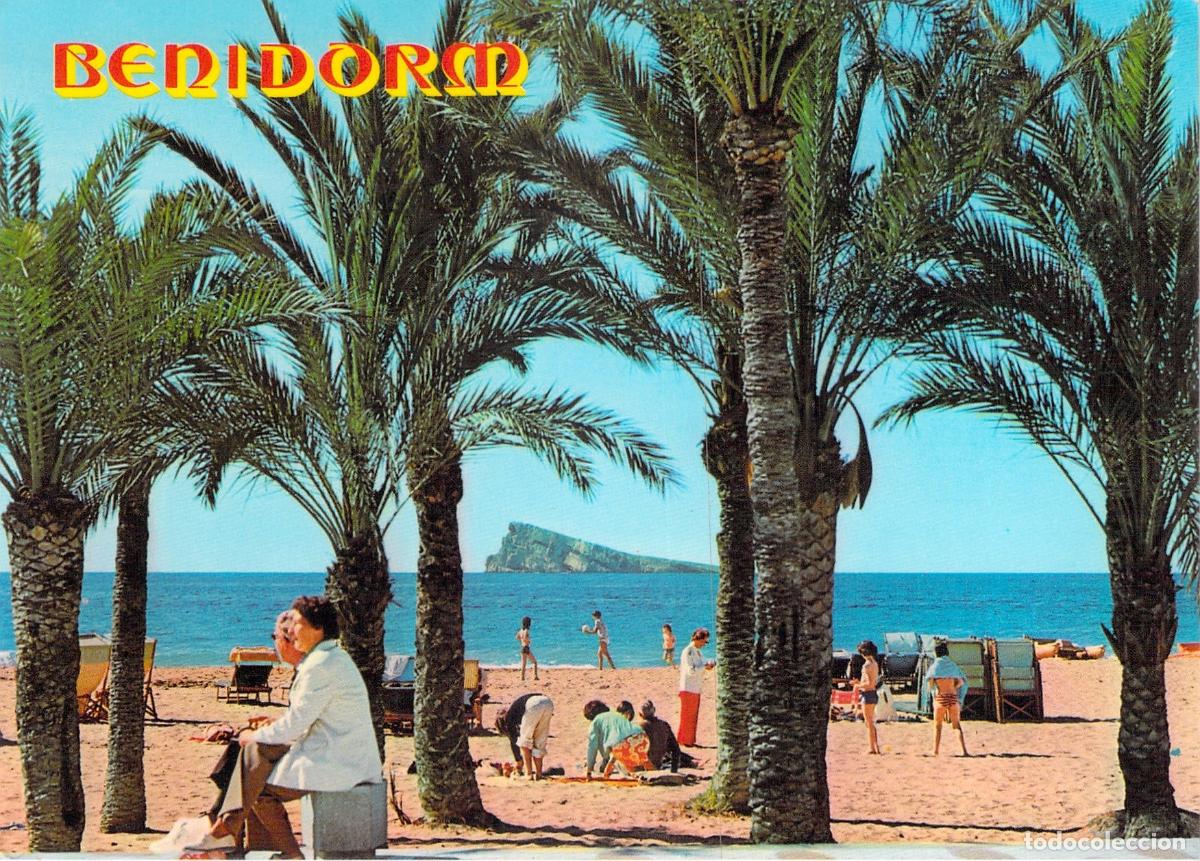 Postales: Postal de la Playa de Benidorm con Palmeras e Isla al Fondo