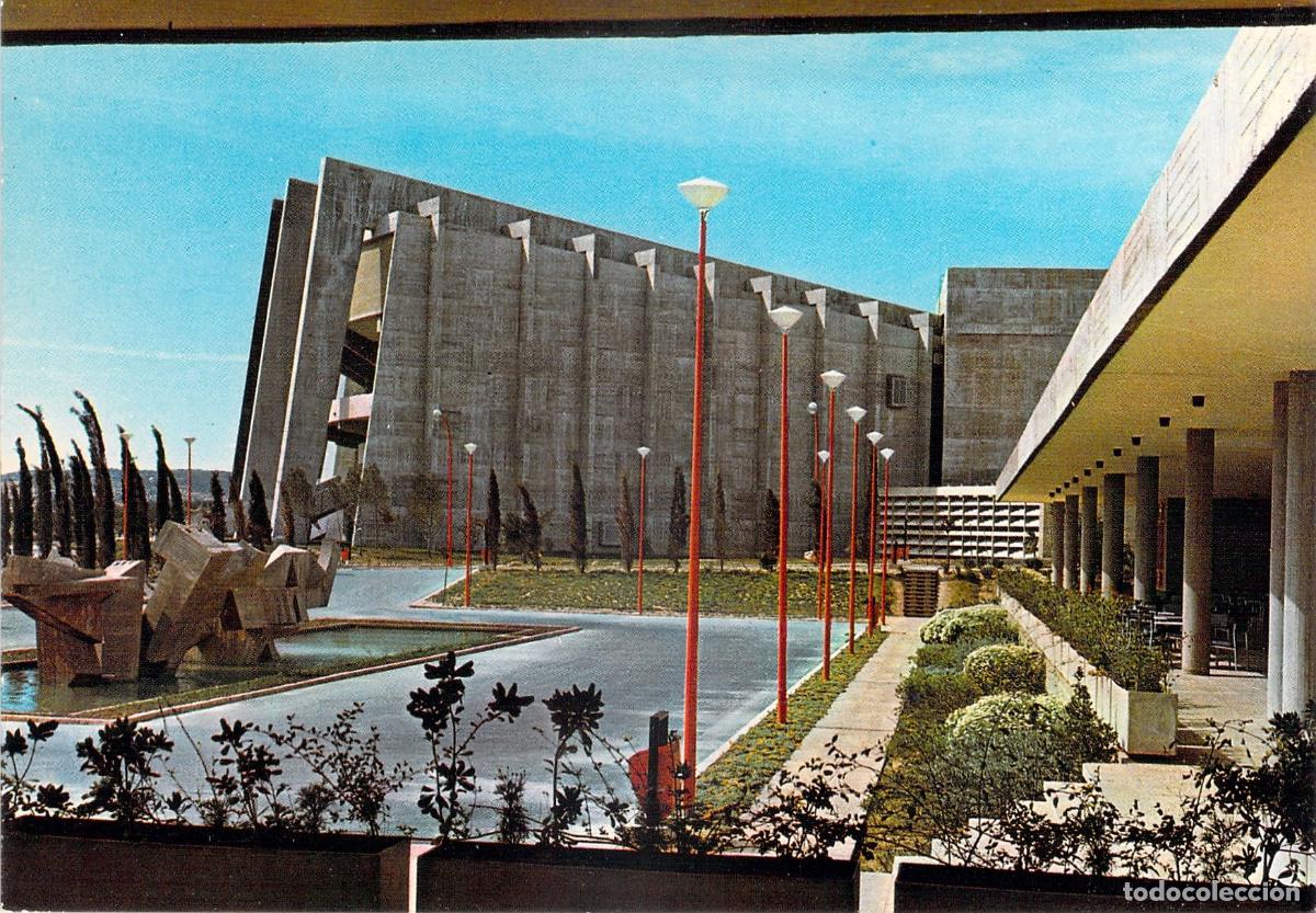 Postales: Postal de la Plaza de Rectorado en la Universidad Laboral de Cheste