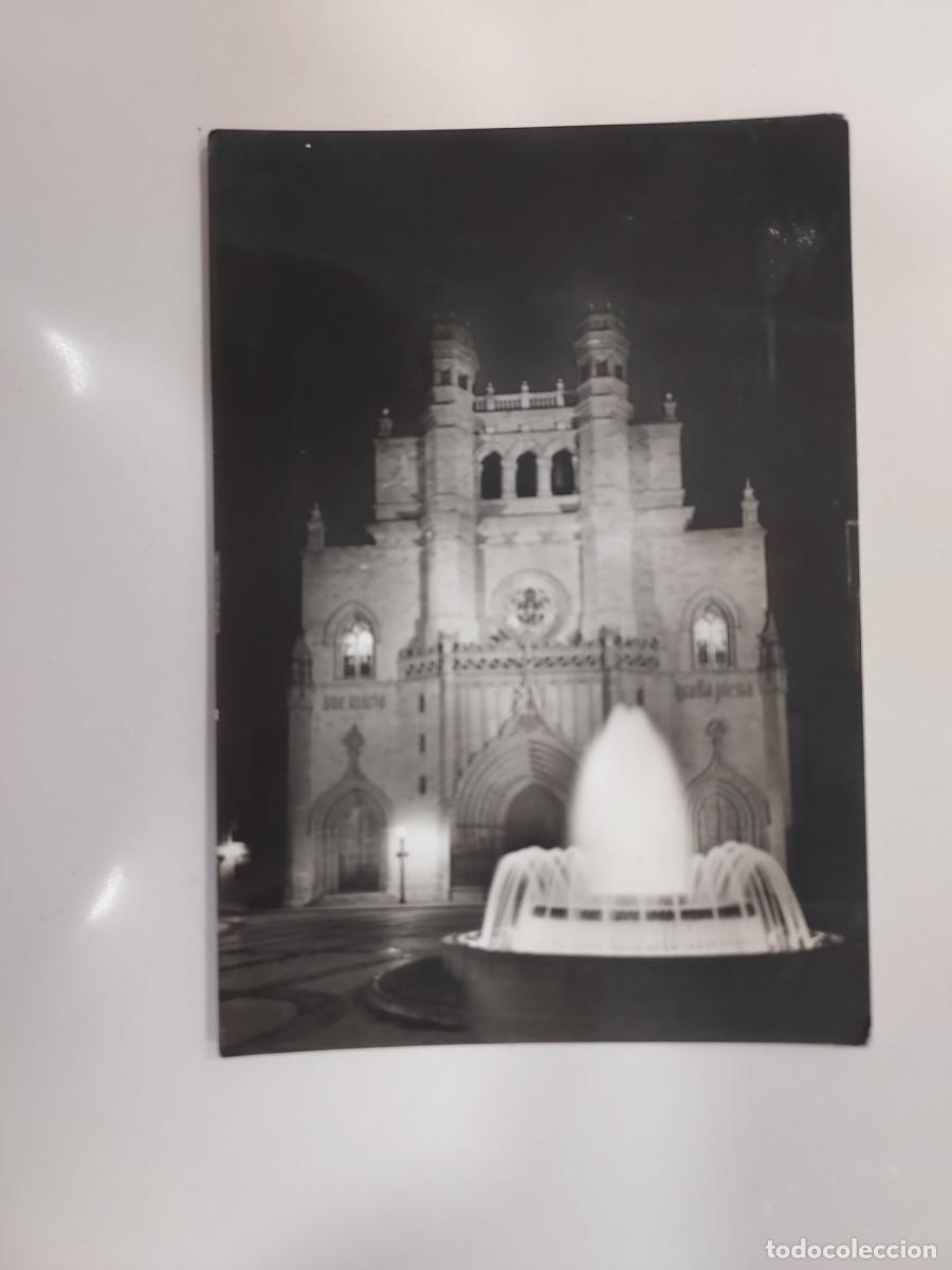 Cartoline: POSTAL CASTELLON FUENTE ILUMINADA IGLESIA ARCIPRESTAL SANTA MARTA. ESCRITA 1961