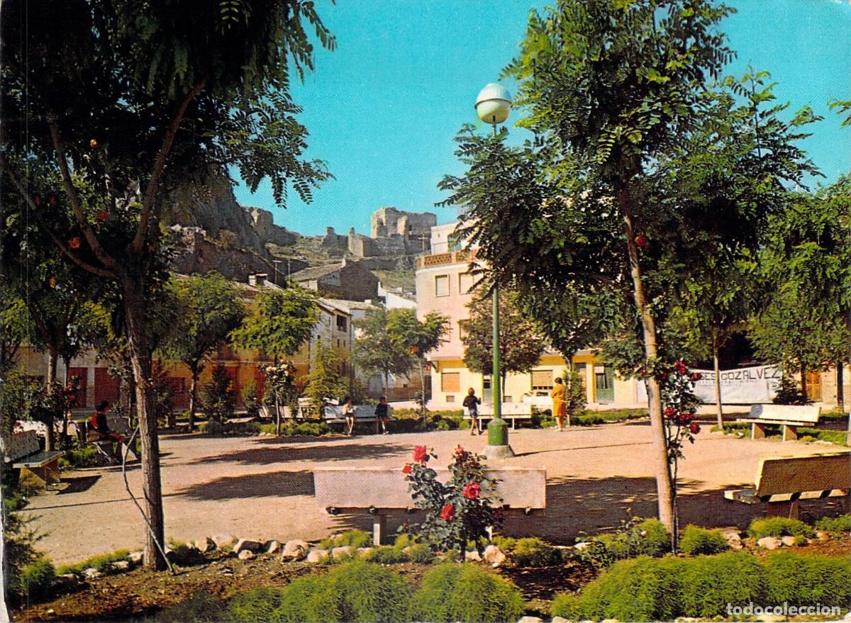 Postales: Postal de los Jardines de Ayora con Castillo al Fondo, Valencia