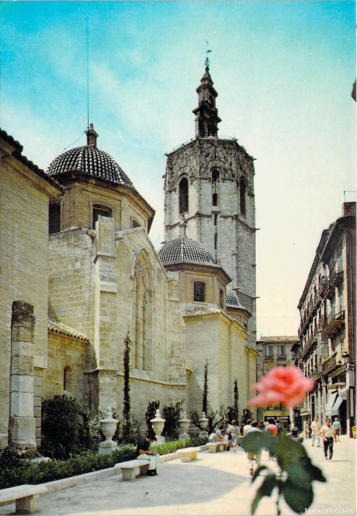 Postales: Postal de Valencia con el Micalet y su calle