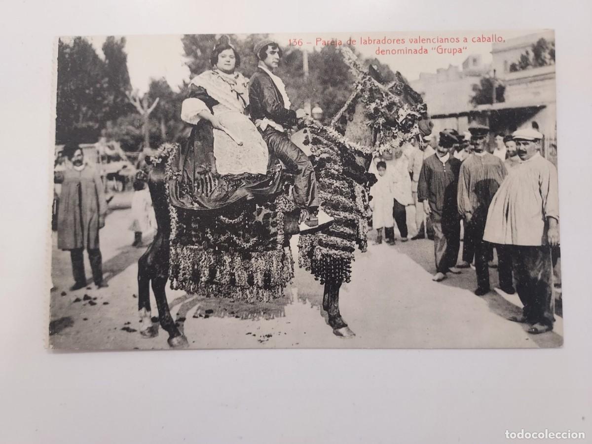 Postales: POSTAL VALENCIA PAREJA LABRADORES VALENCIANOS A CABALLO DENOMINADA GRUPA. S/C. CA. 1923. THOMAS