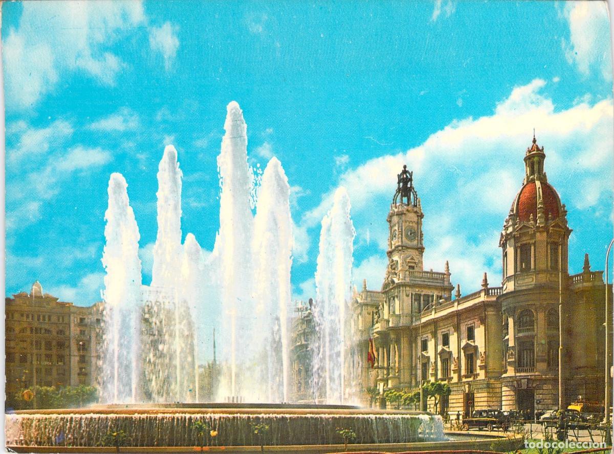 Postales: Postal de la Plaza del Ayuntamiento y Fuente Monumental en Valencia