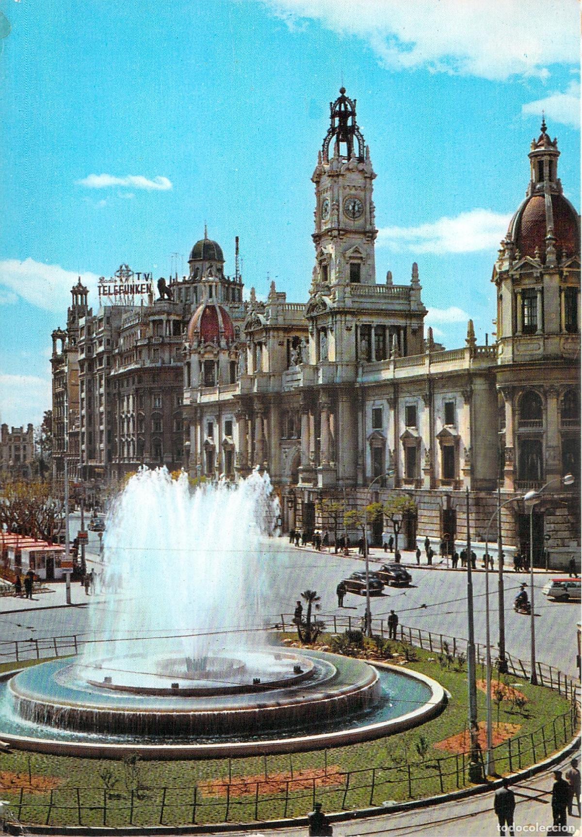 Postales: Postal de la Plaza del Ayuntamiento y Fuente Monumental en Valencia