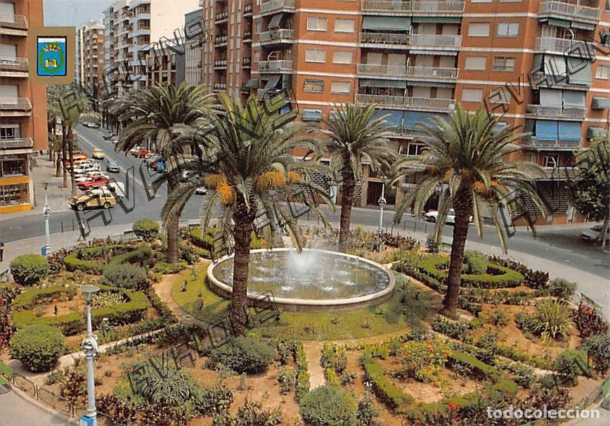 Postales: Plaza Cristo Rey de Gand&iacute;a (Valencia) - Con coches de la &eacute;poca - Sin Circular - A&ntilde;os 70