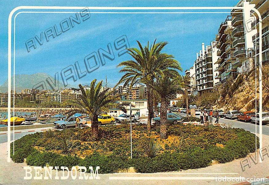 Postales: Club Na&uacute;tico y playa de Poniente de Benidorm (Alicante). Sin Circular. 1985, Con coches de la &eacute;poca