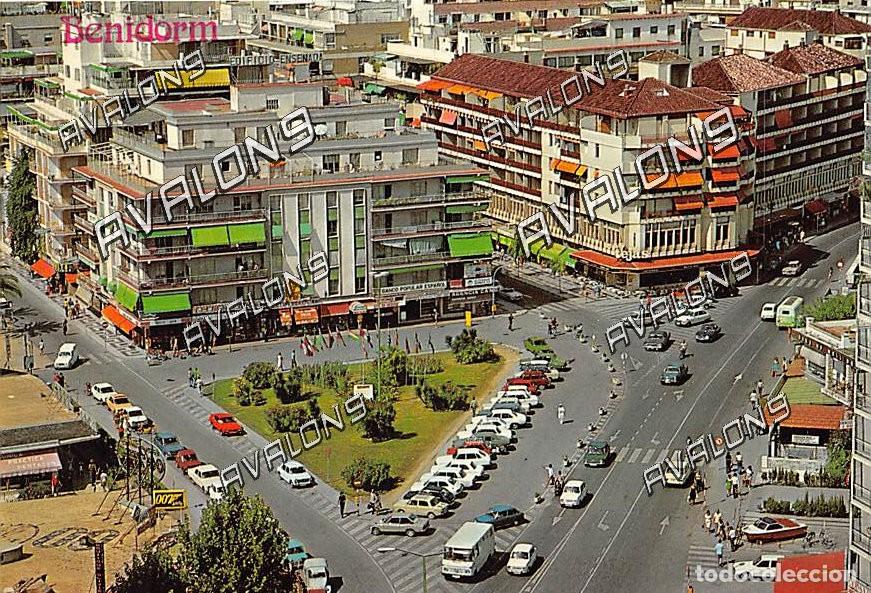 Postales: Vista a&eacute;rea de la Pl. de la Hispanidad de Benidorm (Alicante) - Sin Circular - A&ntilde;os 70