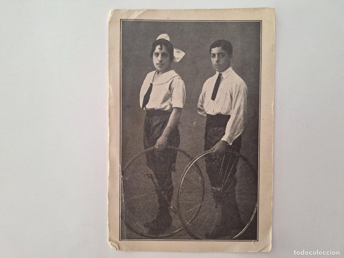 Postales: TARJETA POSTAL HERMANOS MOGICA CICLISTAS MALABARISTAS CIRCO ALICANTE RV-3061