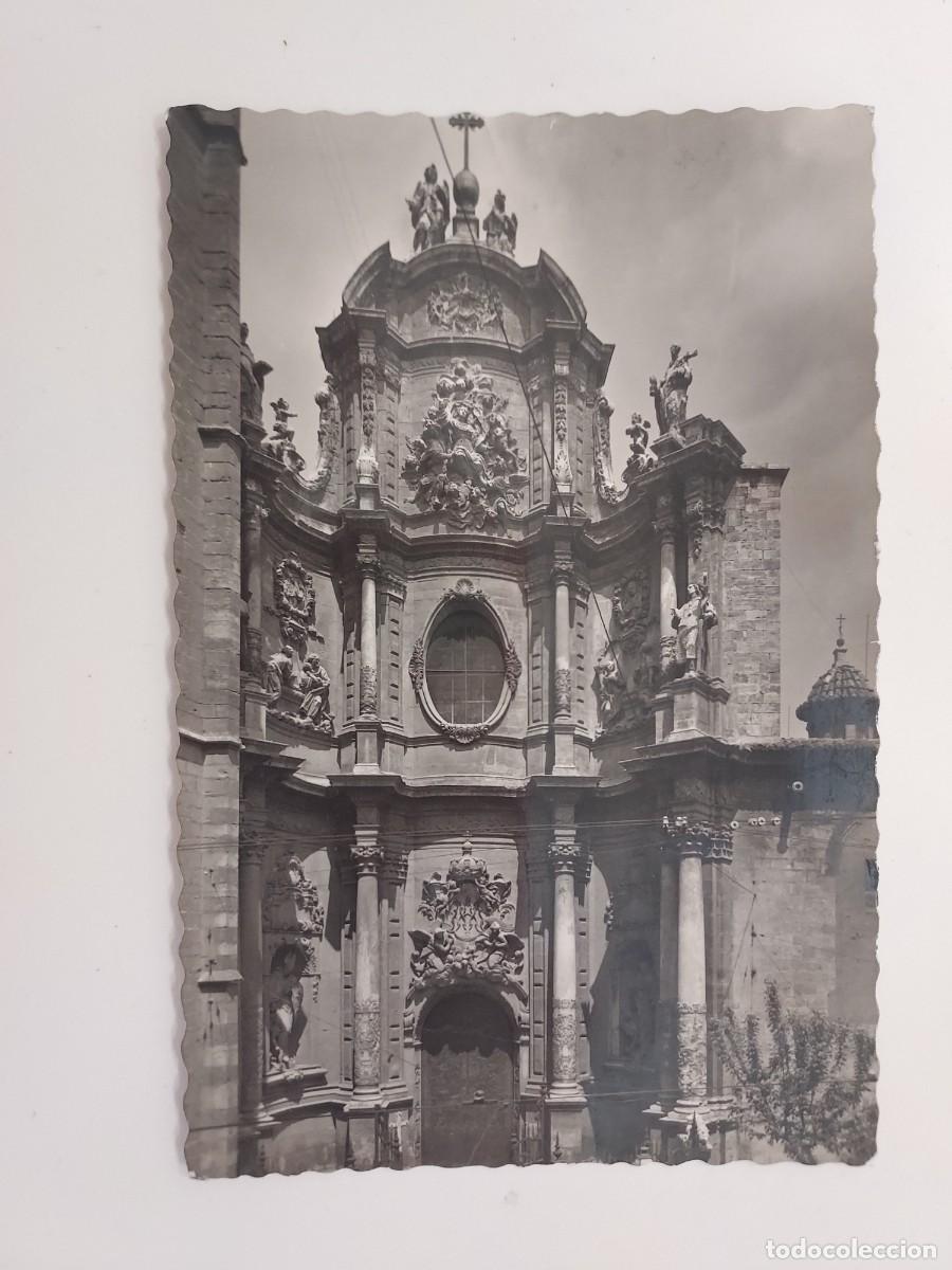 Postales: POSTAL VALENCIA CATEDRAL PUERTA DE LOS HIERROS. A&Ntilde;OS 1950. CIRCULADA 1960. GARRABELLA