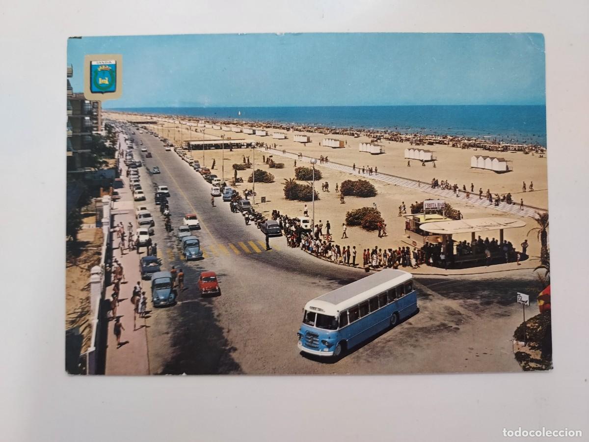 Postales: POSTAL GANDIA PLAYA PASEO NEPTUNO. 1967. CIRCULADA. VALENCIA. SUBIRATS 36. AUTOCAR CITROEN 2CV