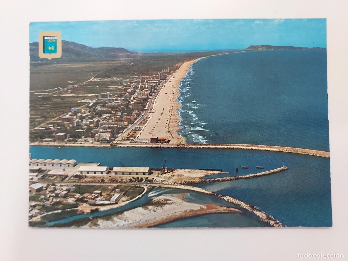 Postales: POSTAL GANDIA VISTA AEREA PLAYA Y PUERTO. 1969. SIN CIRCULAR. SUBIRATS 62. VALENCIA