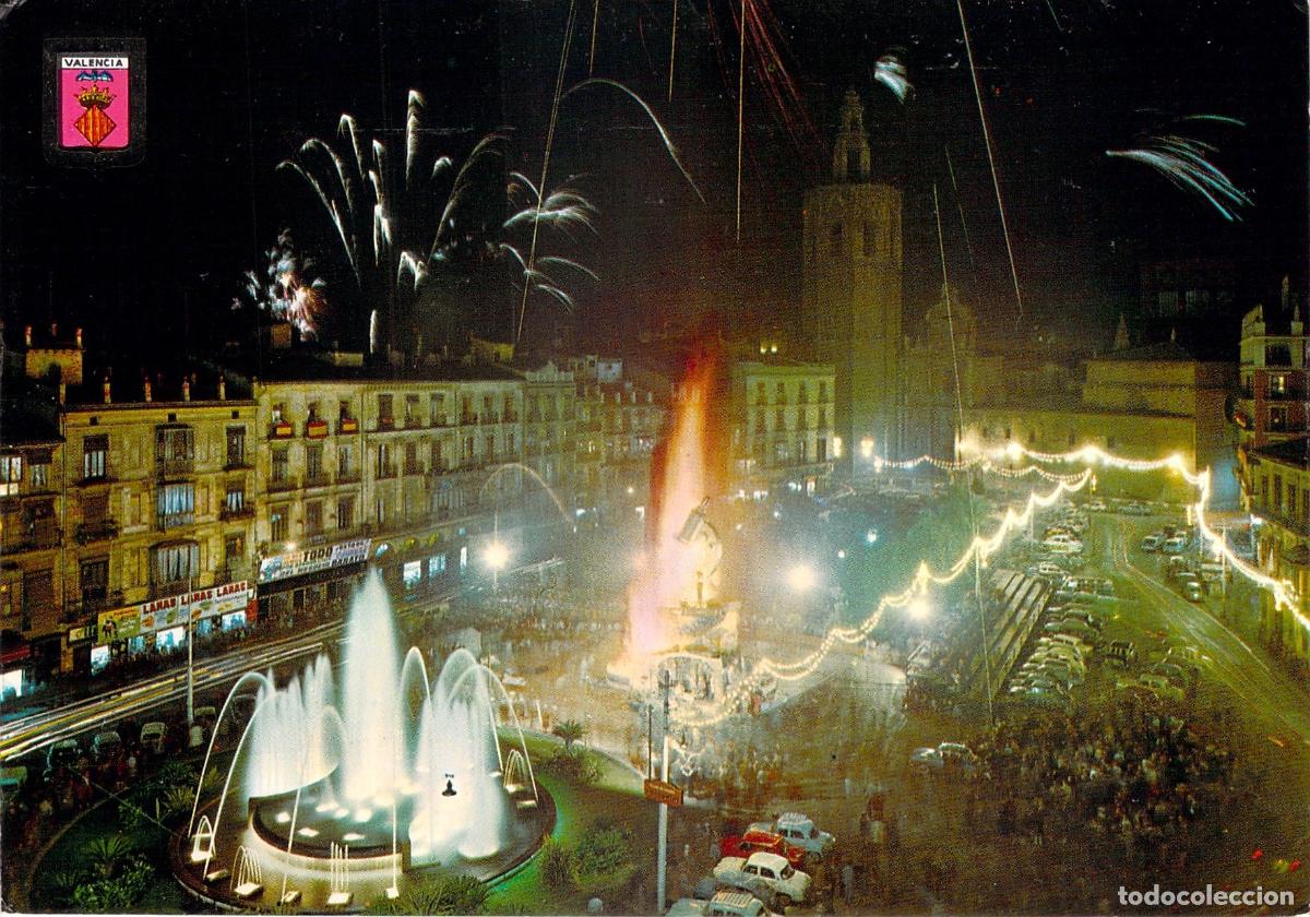 Postales: Postal de la Plaza de la Reina en Valencia durante las Fallas