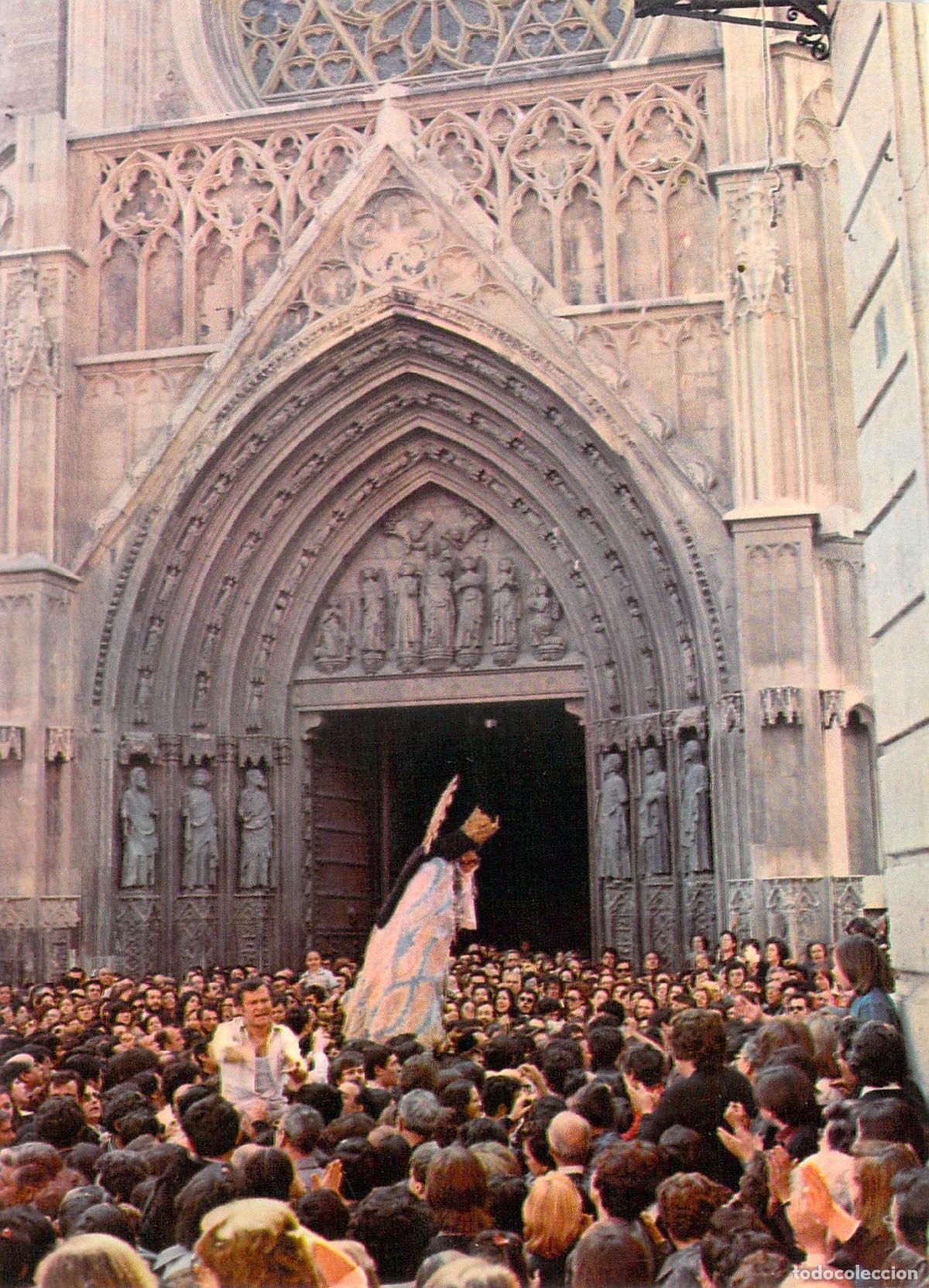 Postales: Postal de Valencia: El Traslado en la Puerta de los Ap&oacute;stoles