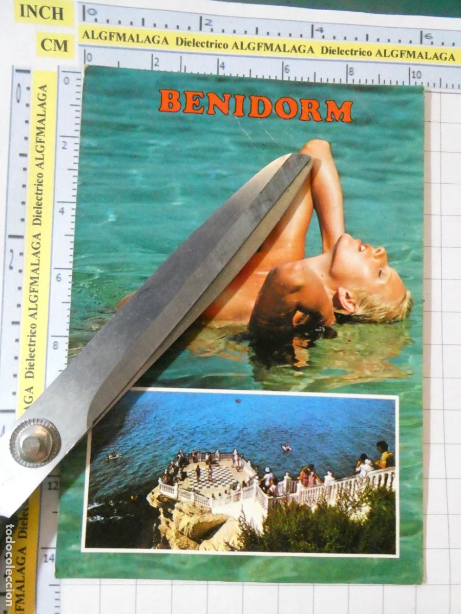 Postales: POSTAL DE ALICANTE. A&Ntilde;O 1984. BENIDORM MUJER PLAYA DESNUDA TOPLESS 197 . 3055