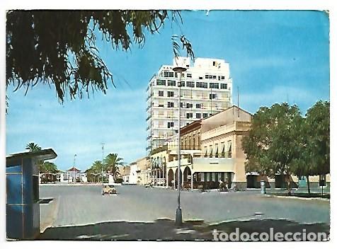 Postales: EXPLANADA Y EDIFICIO GAVIOTA.- TORREVIEJA / ALICANTE
