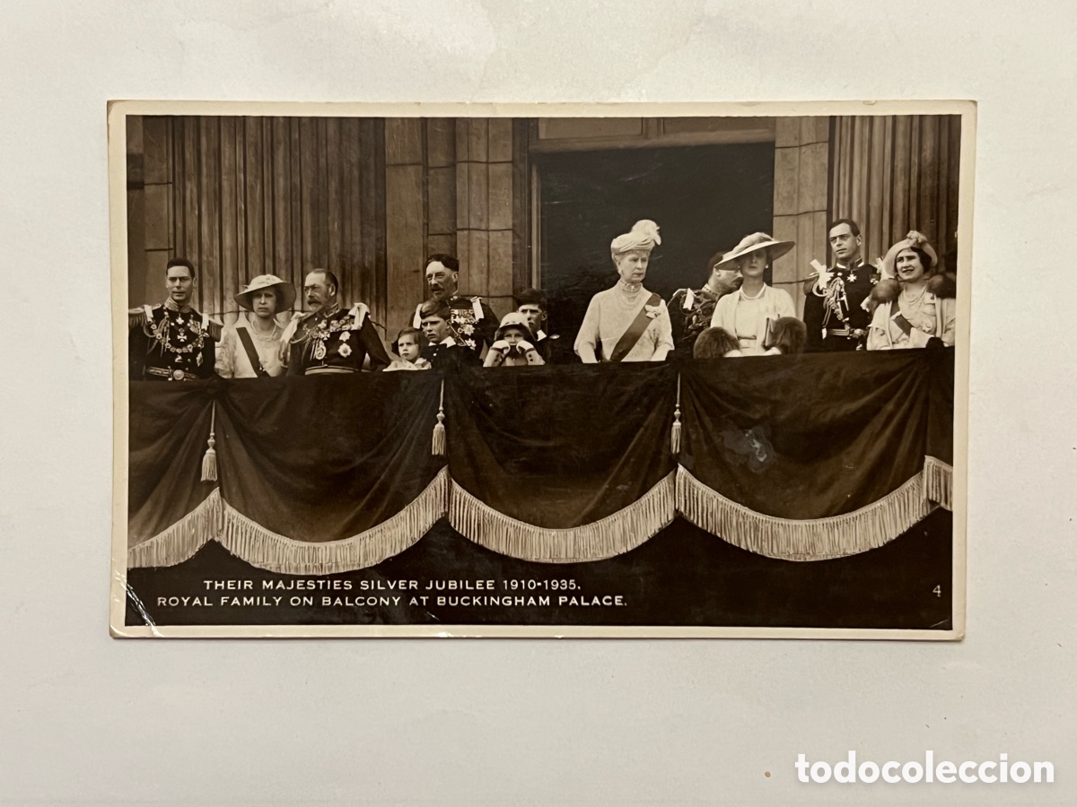 Postales: JUBILEO DE PLATA DE SUS MAJESTADES, 1910-1935., LA FAMILIA REAL EN EL BALC&Oacute;N BUCKINGHAM