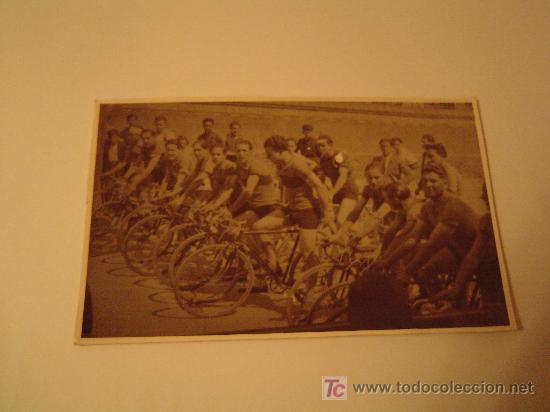 Coleccionismo deportivo: Targeta posta de una carrera ciclista - Foto 1