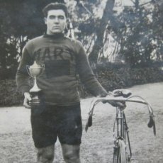 Coleccionismo deportivo: CICLISMO-BENIGNO ESCOBAR-CICLISTA-VENCEDOR COPA-ANY 1922-POSTAL FOTOGRAFICA ANTIGUA-(71.343). Lote 207860040