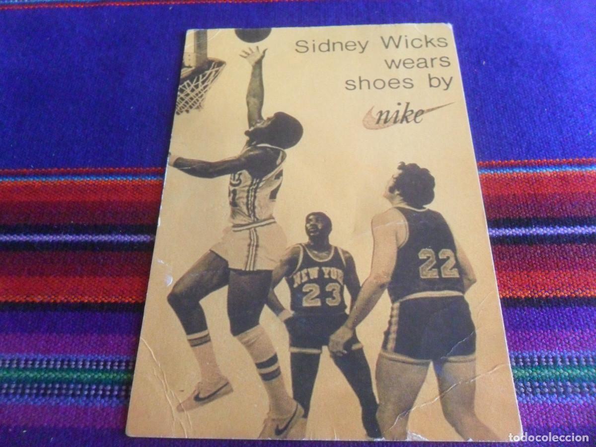 Coleccionismo deportivo: POSTAL EXPOSICI&Oacute;N EN MADRID 30 A&Ntilde;OS DE NIKE EN EL BALONCESTO, SIDNEY WICKS WEARS SHOES BY NIKE