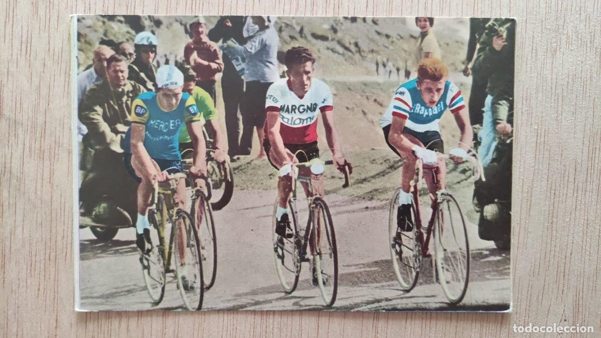 Coleccionismo deportivo: POSTAL TOUR DE FRANCIA PASO POR EL TOURMALET POULIDOR BAHAMONTES ANQUETIL FHER 1965