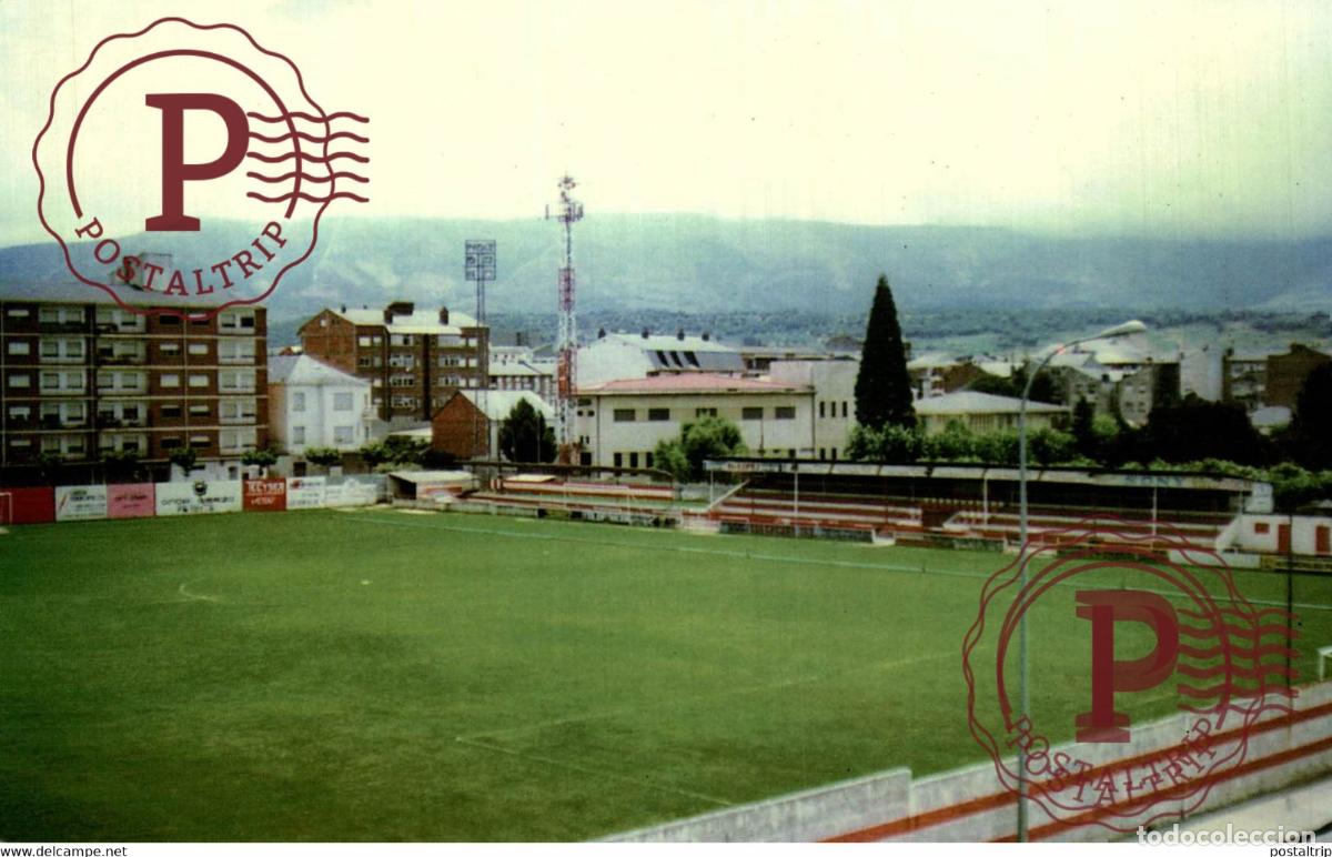 Coleccionismo deportivo: BEMBIBRE LE&Oacute;N, ESTADIO LOS JUNCOS CLUB AT. BEMBIBRE. ESPA&Ntilde;A FUTBOL FOOTBALL STADIUM STADION ESTADIO