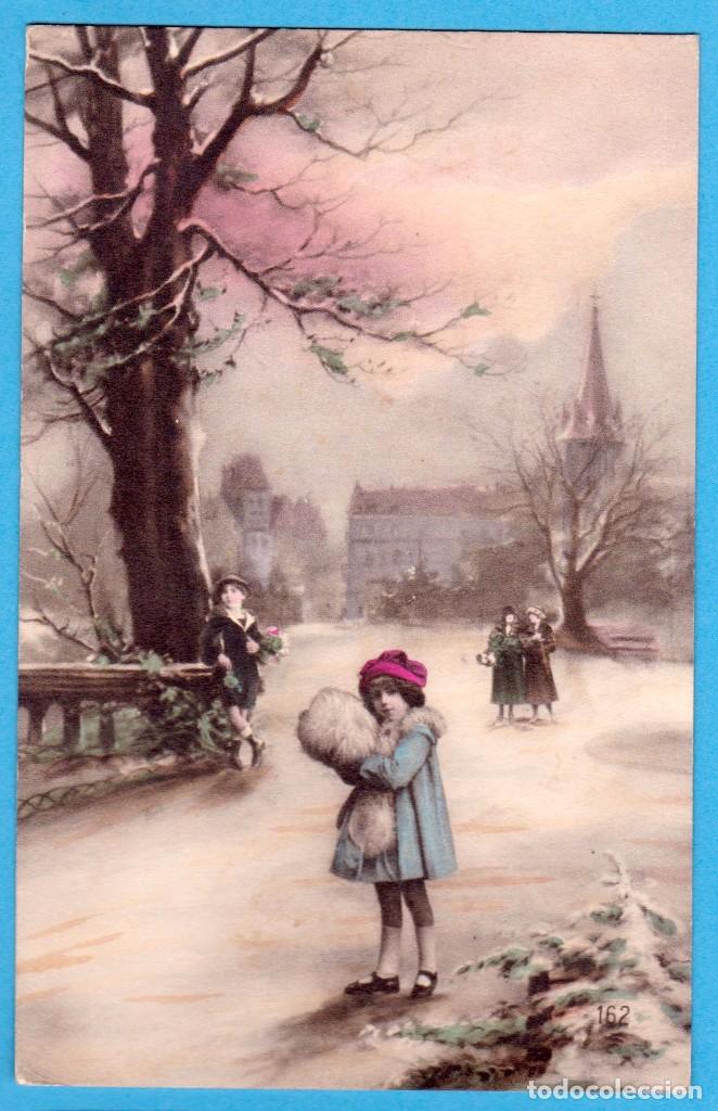 Postales: 162 NI&Ntilde;A CON MANGUITOS DE PIEL EN PAISAJE DE INVIERNO. A NOYER. LUXOGRAPHIE. S/F