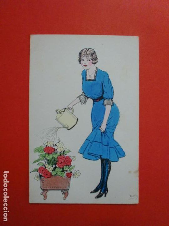 Postkarten: POSTAL COLOREADA A MANO MUJER REGANDO VESTIDO A&Ntilde;OS 20 FIRMA DACHS