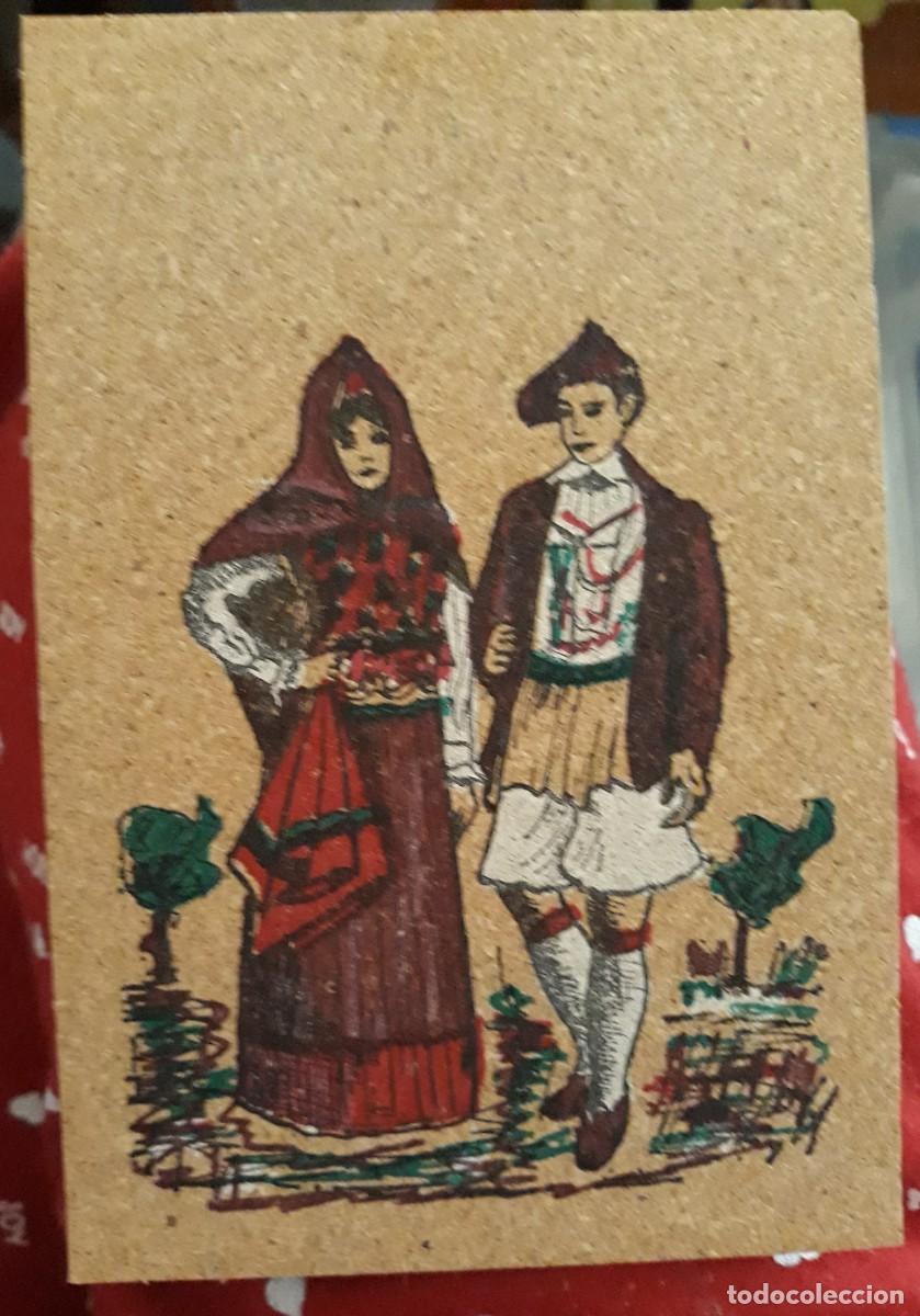 Postkarten: -83377 POSTAL PINTURA SOBRE CORCHO PAREJA CON TRAJE REGIONAL, N&deg; 10, EDICIONES VIETATA, ITALIA