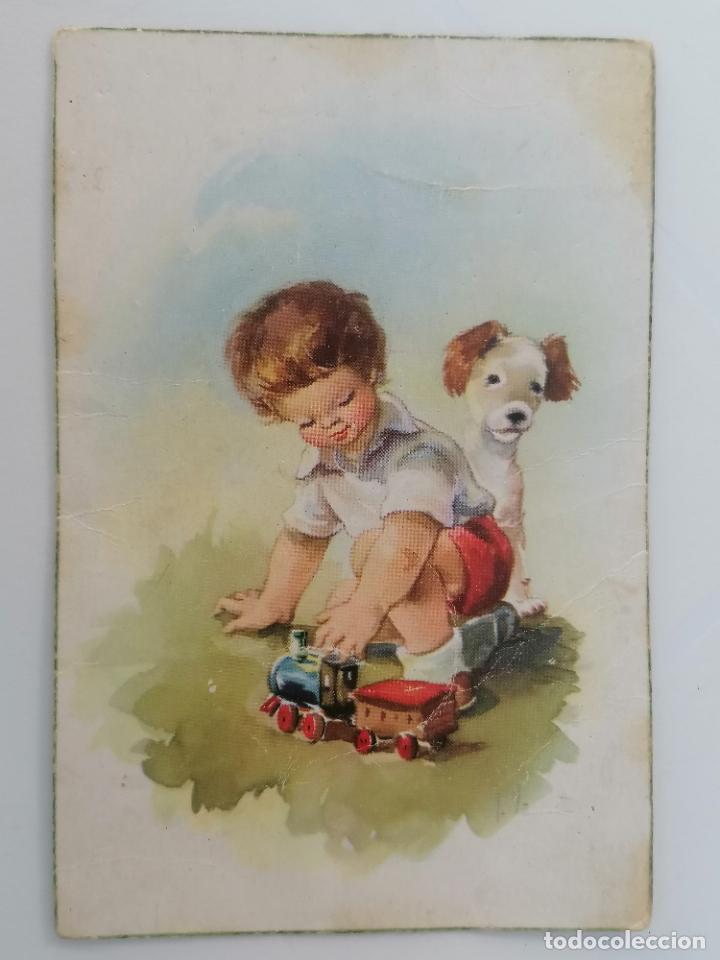 Cartoline: POSTAL NI&Ntilde;O Y PERRO JUGANDO CON UN TREN, MEDIDAS 9 X 14 CM