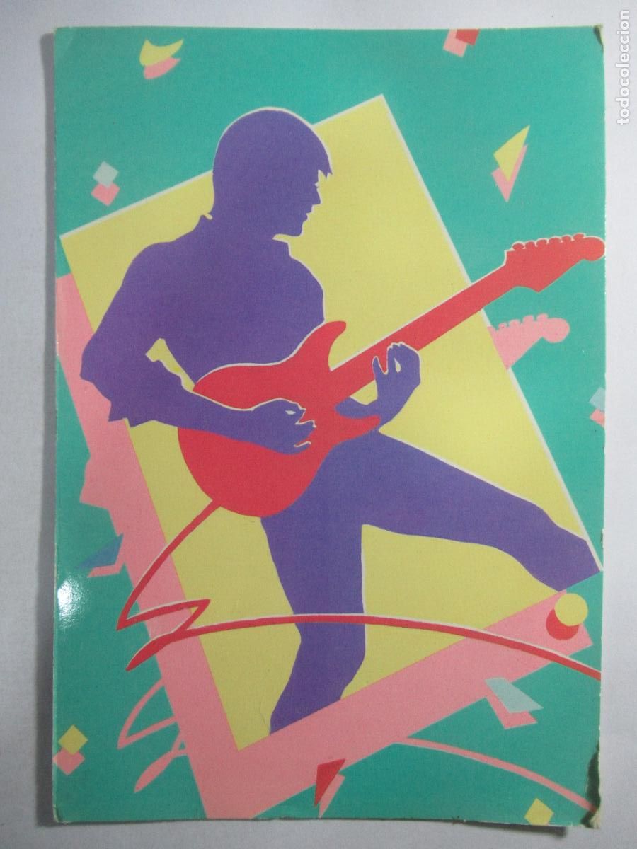 Postales: Hombre tocando la guitarra / Guitarrista - 17,5 x 12 cm.