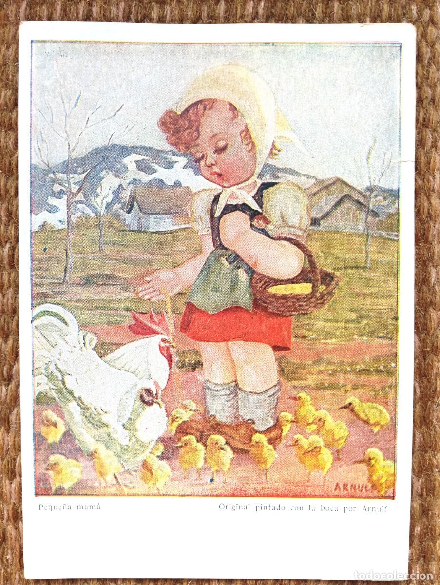 Postales: NI&Ntilde;A DANDO DE COMER A LAS GALLINAS