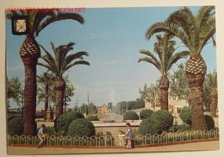 Postais: 8 - LINARES - GLORIETA DE AMERICA - AL FONDO SANTUARIO DE LA VIRGEN DE LINAREJOS . No circulada .