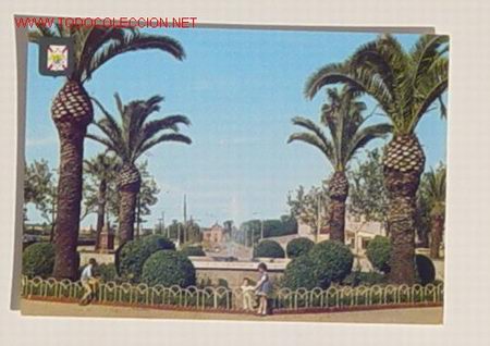 Cartoline: POSTAL 8-LINARES.GLORIETA DE AMERICA.AL FONDO SANTUARIO DE LA VIRGEN DE LINAREJOS.No circulada.