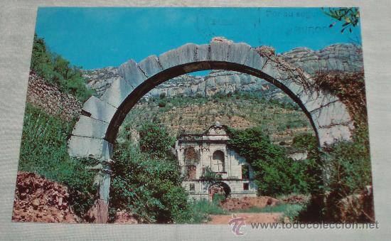 Postales: dos postales una de Santiago de Compostela sin circular y otra de la Garrotxa circulada