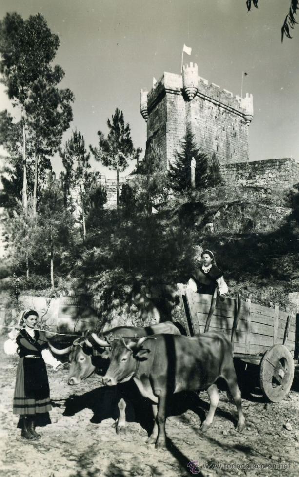 Postais: Villasobroso (Mondariz). carro en el castillo. EBC