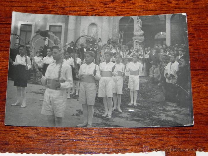 Postcards: ANTIGUA FOTO POSTAL DE FIESTA FLORAL EN ALGUNA POBLACION DE NAVARRA O LA RIOJA? - NO CIRCULADA.