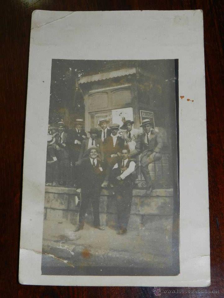 Postcards: ANTIGUA FOTO POSTAL DE PERSONAJES EN ALGUNA LOCALIDAD ESPA&Ntilde;OLA - NO CIRCULADA.