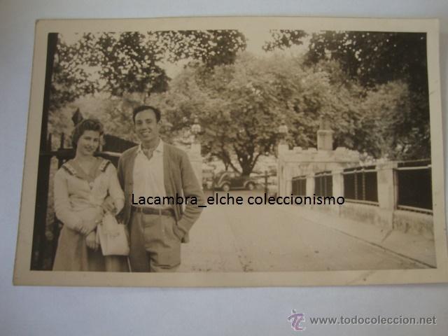 Cartes Postales: ANTIGUA FOTOGRAFIA TIPO POSTAL CON COCHE NO SE EXACTAMENTE DE DONDE, A&Ntilde;OS 40/50