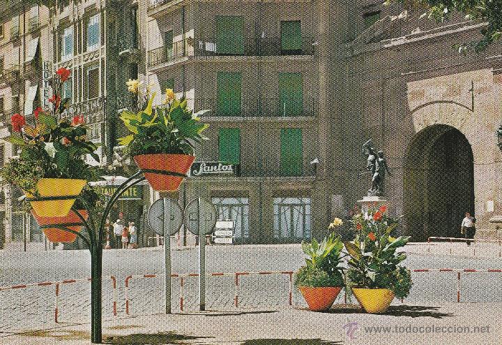 Postcards: 13. - LERIDA. ARCO DEL PUENTE Y MONUMENTO A AND&Iacute;BIL Y MANDONIO.