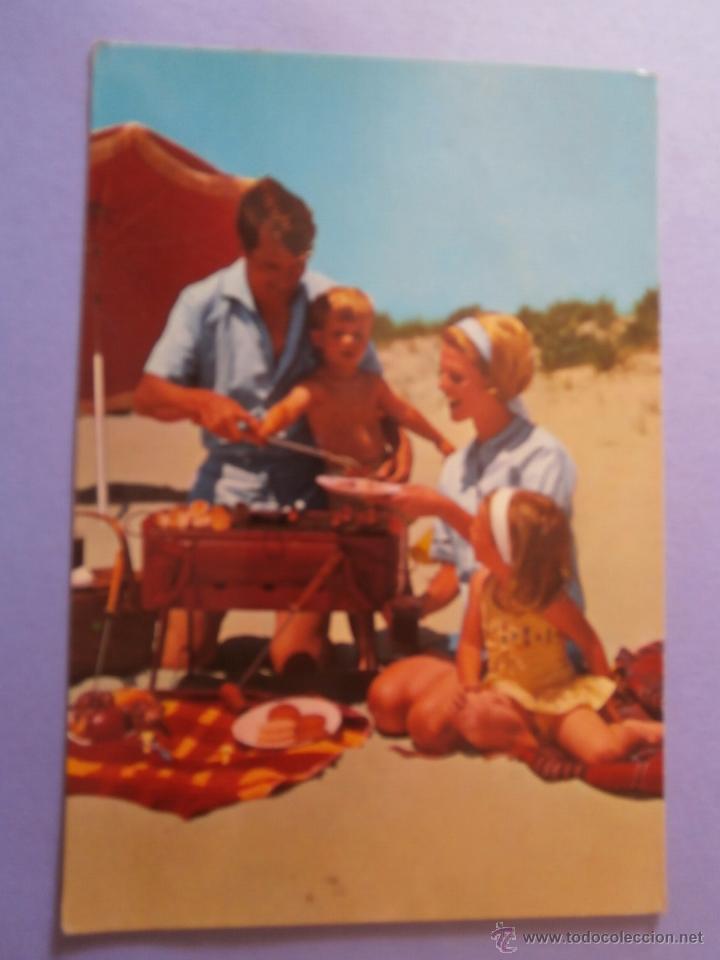 Postales: postal  familia de comida en la playa - Foto 1