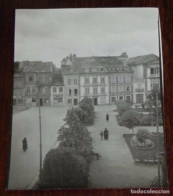Postais: FOTOGRAFIA DE LA PLAZA MAOR DE LOCALIDAD NO LOCALIZADA, TOMADA EN LOS A&Ntilde;OS 20, MIDE 8,8 X 7,8 CMS.