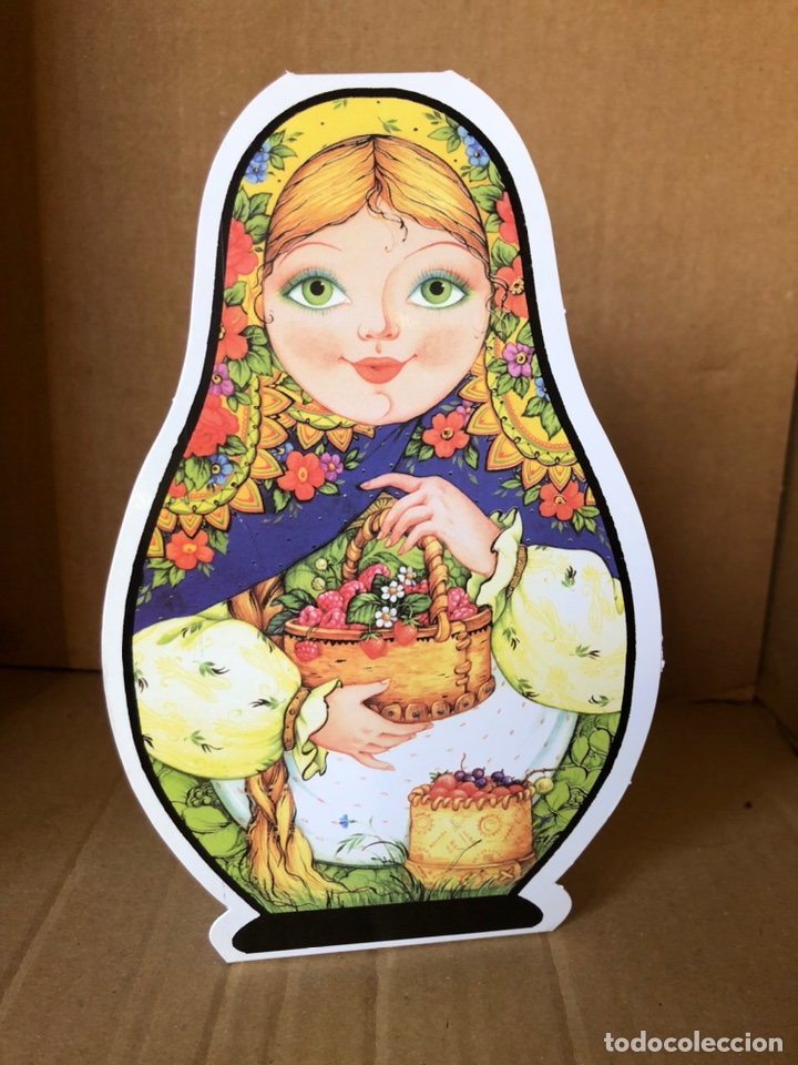 Postcards: Postal Matrioshka . Tarjeta doble hoja. Se puede poner en posici&oacute;n vertical.