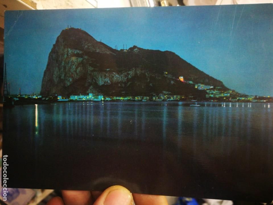 Cartoline: Postal Pe&ntilde;&oacute;n de Gibraltar Vista nocturna N 7 GARCIA GARRABELLA S/C esquina superior izquierda doblad