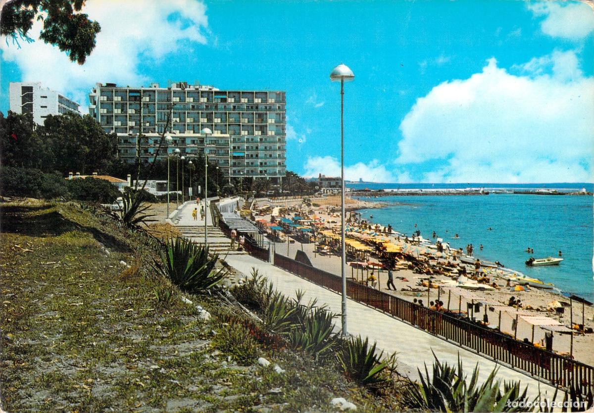 Postales: Postal Marbella Playa y Paseo Mar&iacute;timo. Edificio Hotelero A&ntilde;os 70. - Foto 1