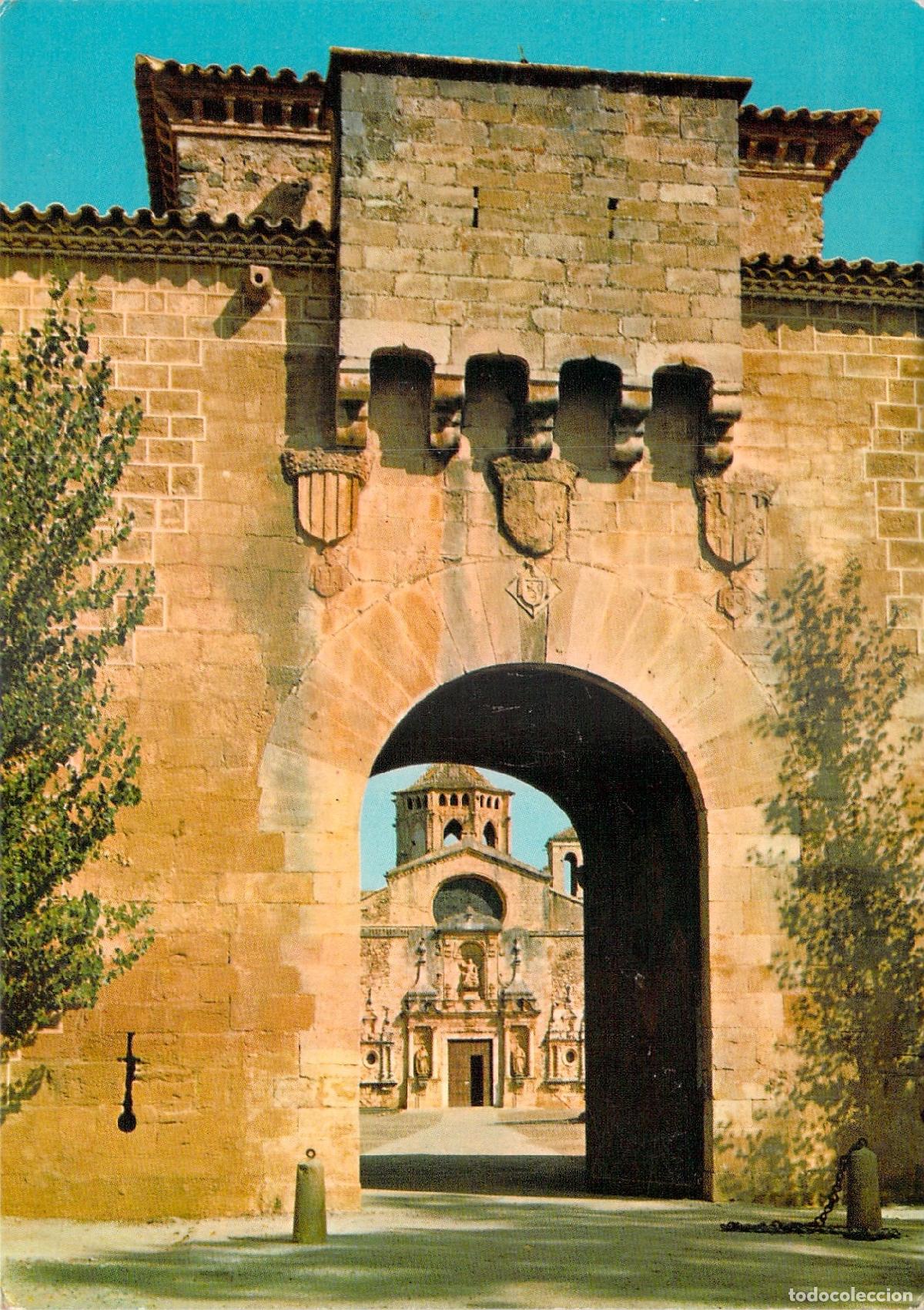 Postales: Postal Real Monasterio de Poblet, Puerta Dorada, Tarragona - Foto 1