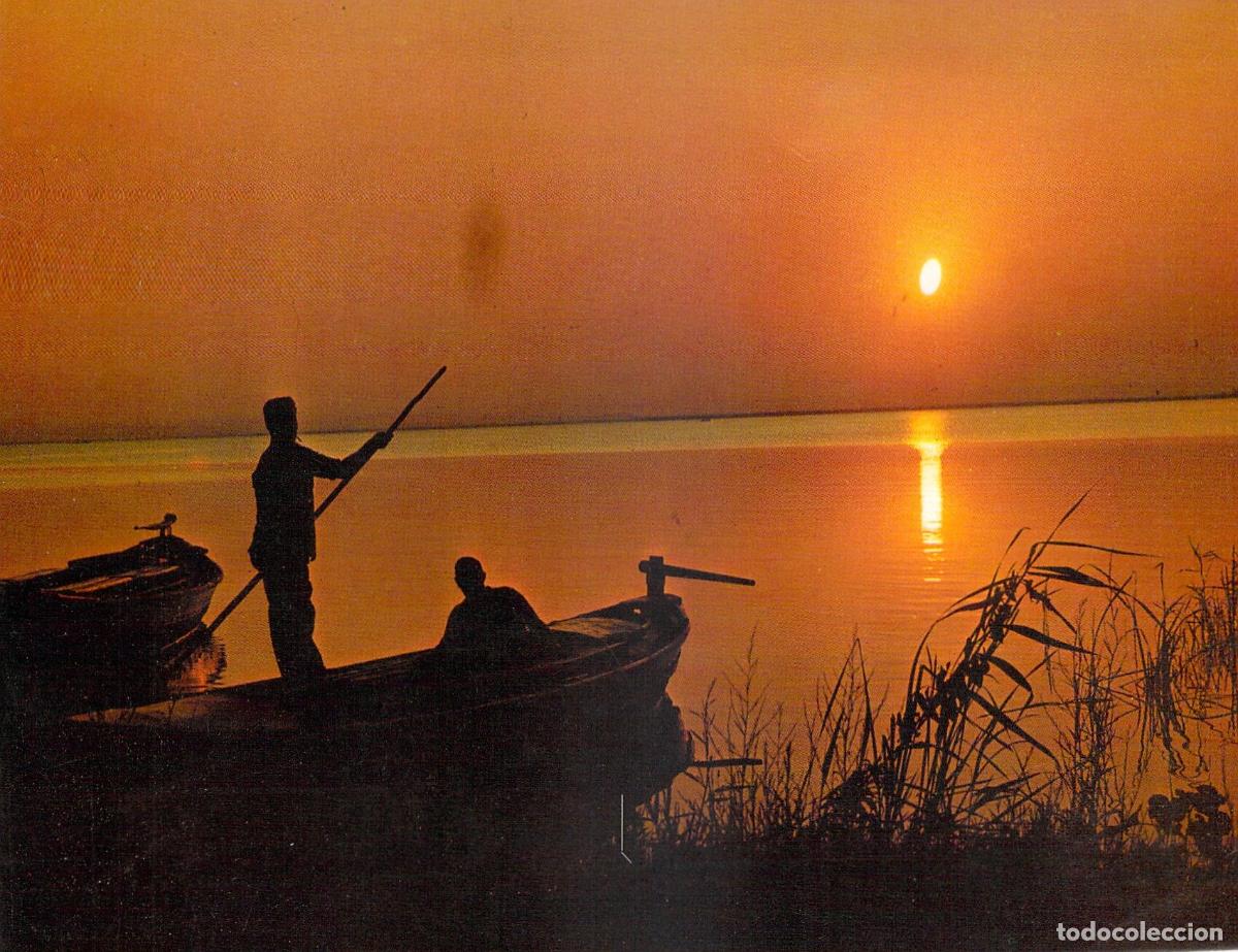 Postales: Postal de Puesta de Sol con Pescadores en Barca - Foto 1