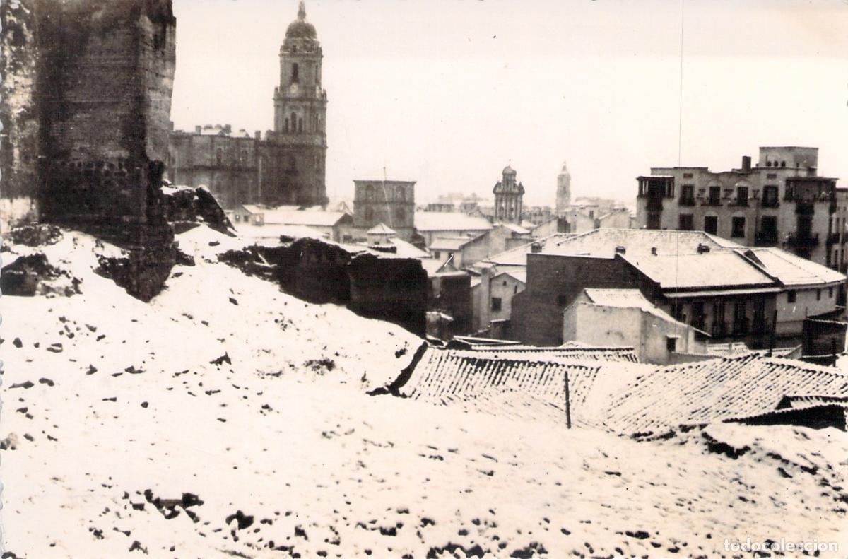 Postales: Tarjeta Postal de M&aacute;laga con Paisaje Nevado y la Catedral