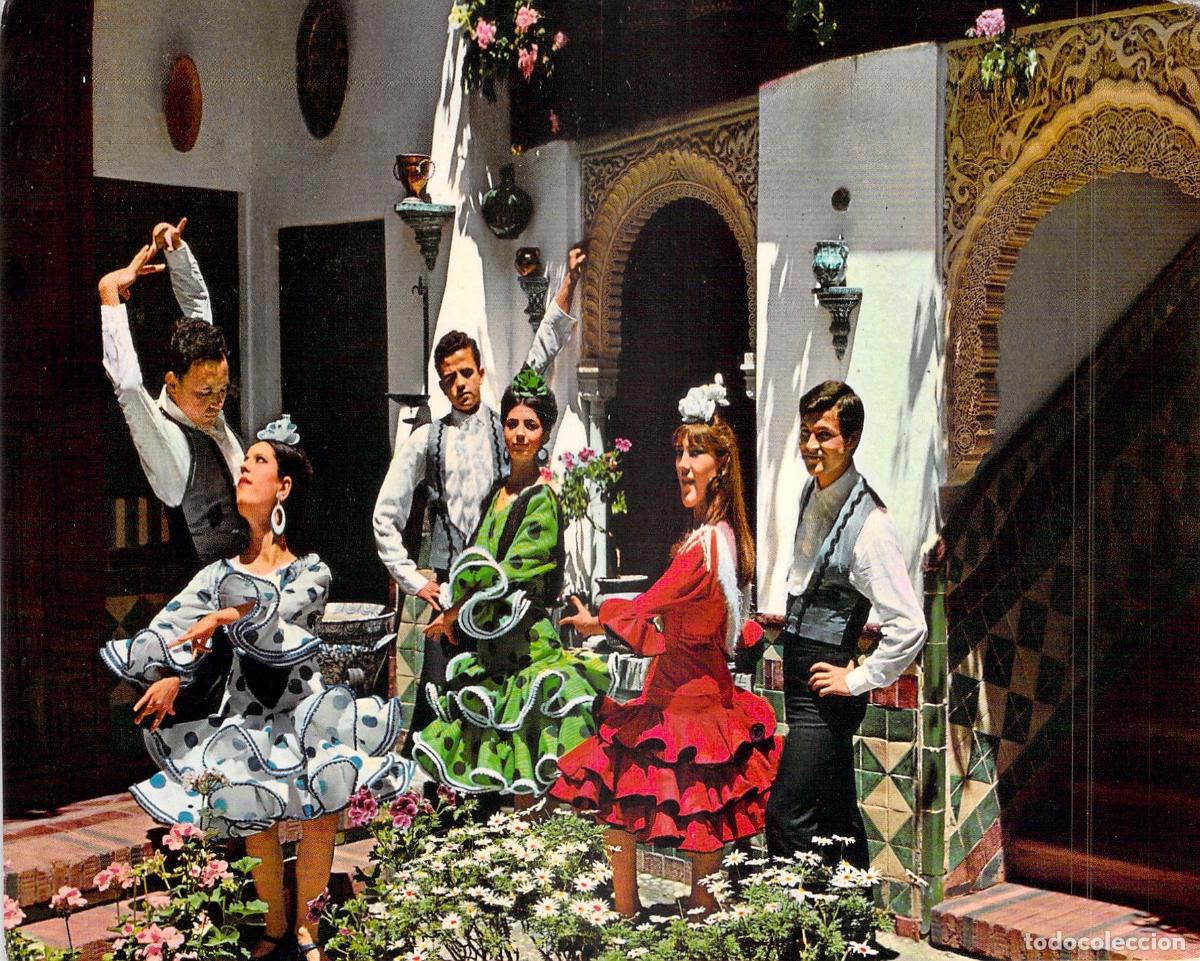 Postales: Postal de Tipos Gitanos y Baile Flamenco en Patio Andaluz