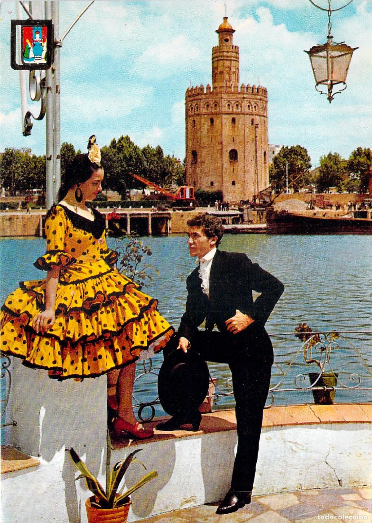Postales: Postal de Sevilla: Pareja con Traje T&iacute;pico y la Torre del Oro